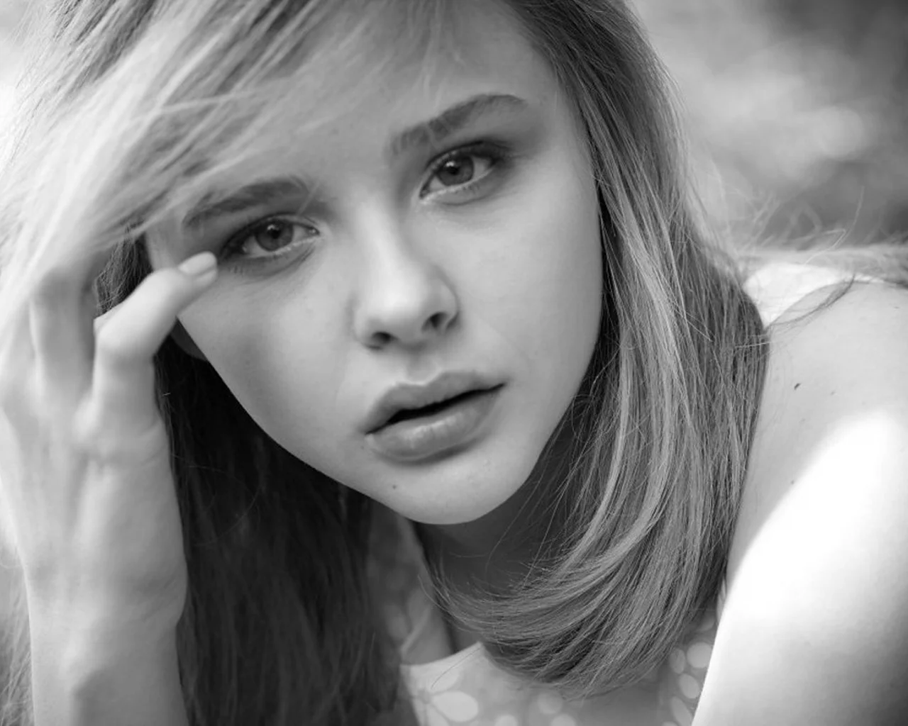 chloe grace moretz, черно-белое, актриса, хлоя грейс морец
