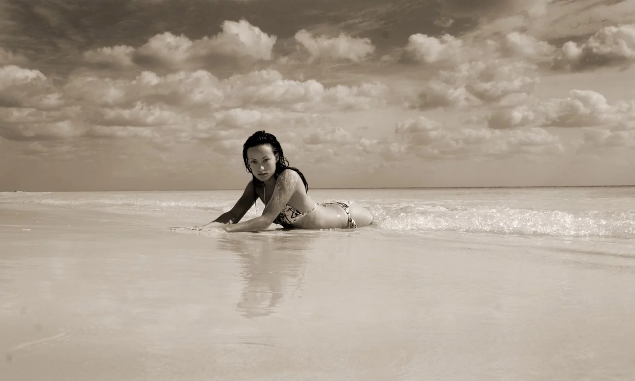 оливия вайлд, облака, океан, небо, пляж, песок, olivia wilde