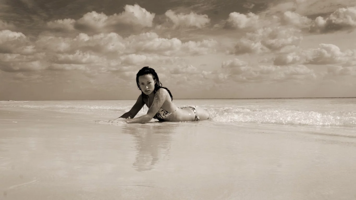 оливия вайлд, облака, океан, небо, пляж, песок, olivia wilde