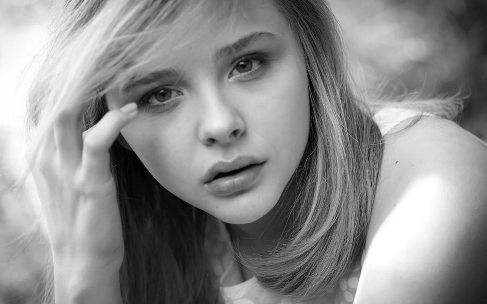 chloe grace moretz, черно-белое, актриса, хлоя грейс морец