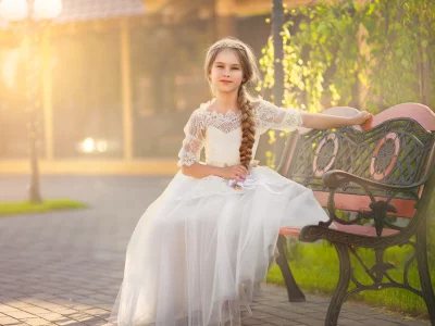 девочка, портрет, коса, позирует, скамья, лето, солнце