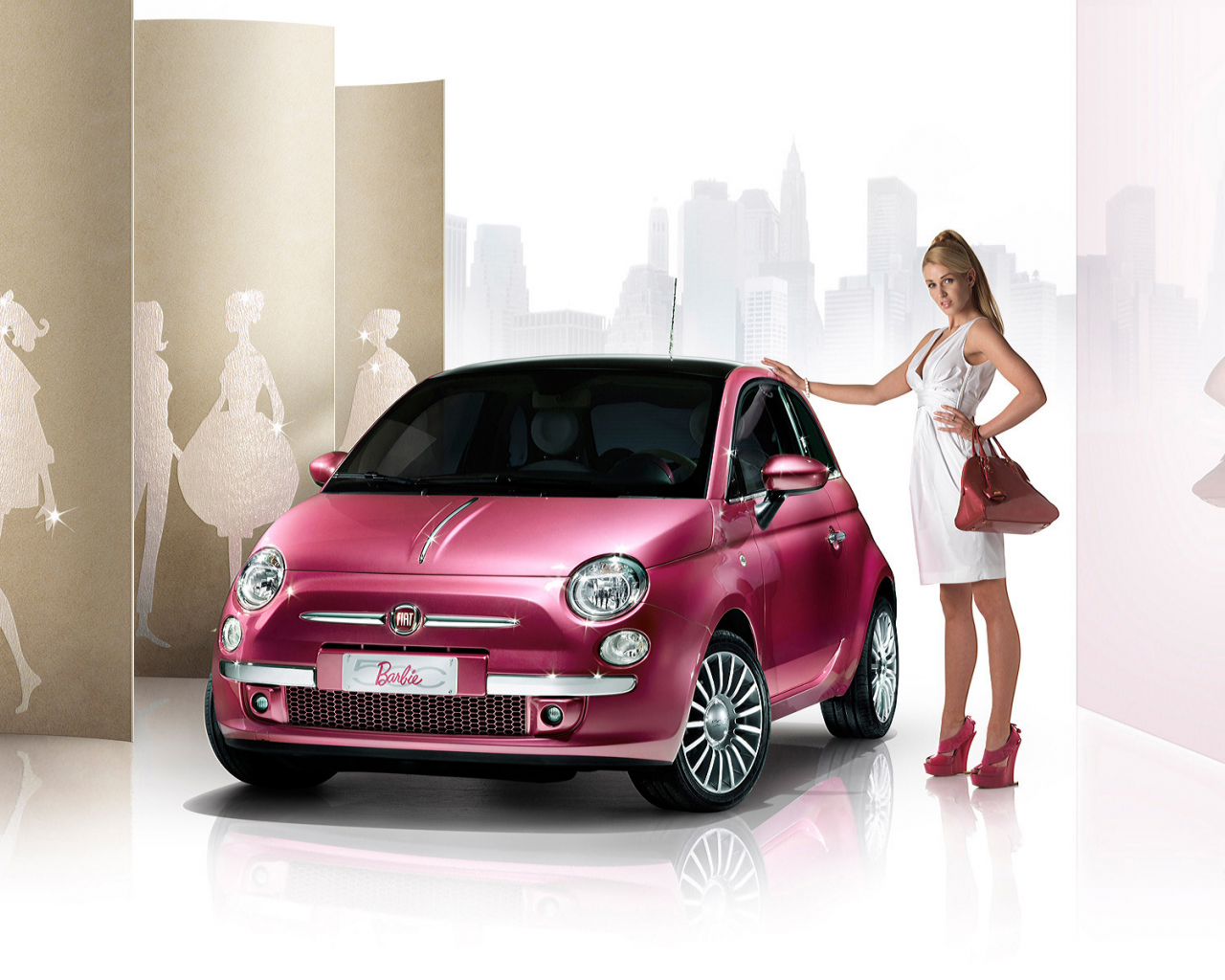 Авто, розовый, Fiat-500 barby, девушка, поза, улыбка