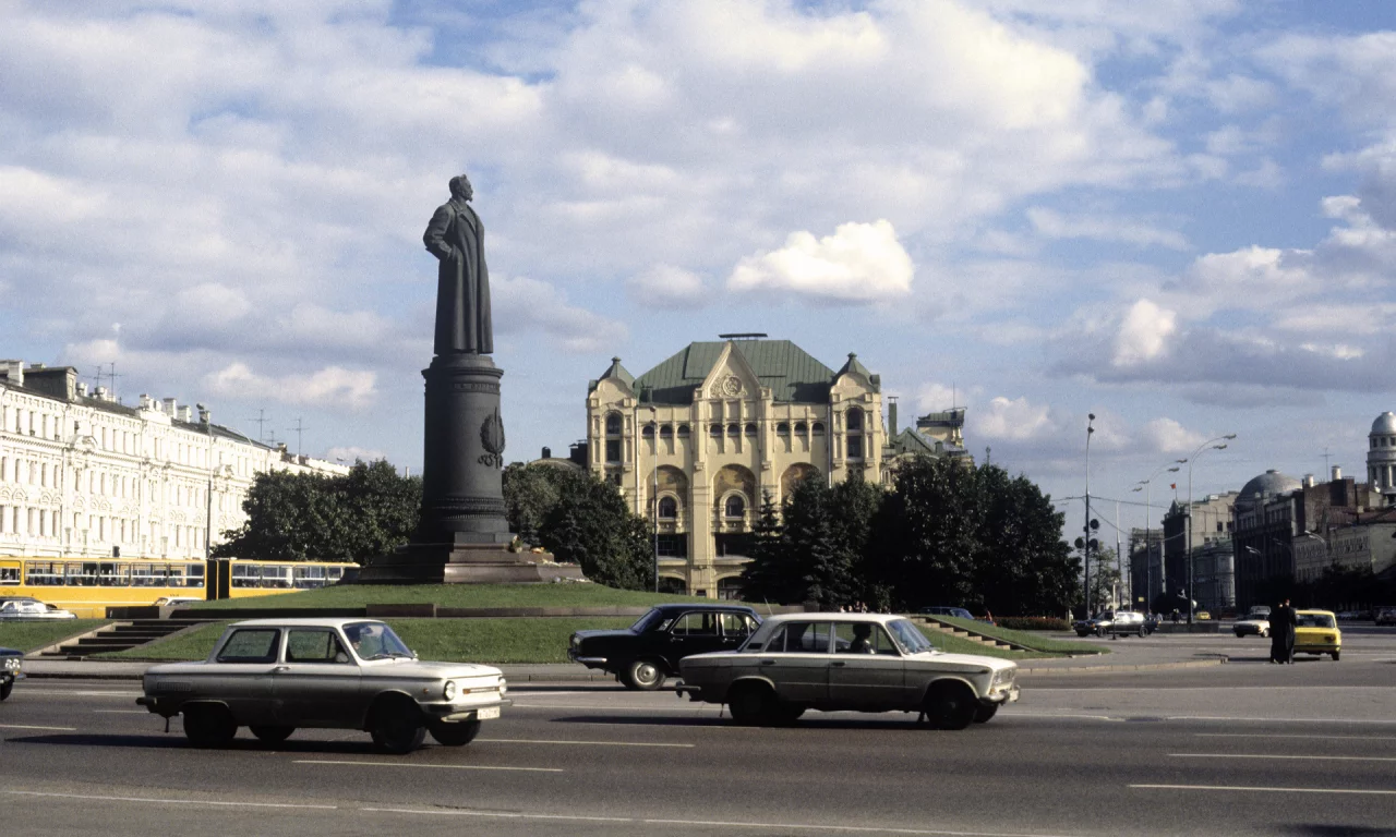 Город, Москва, СССР, Лубянка, площадь, машины, памятник, Ф.Э.Дзержинскому.