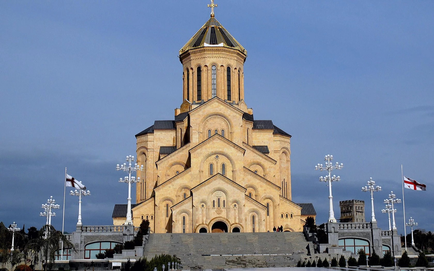 Грузия, Тбилиси, храм.