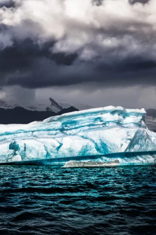 море, тучи, асберг