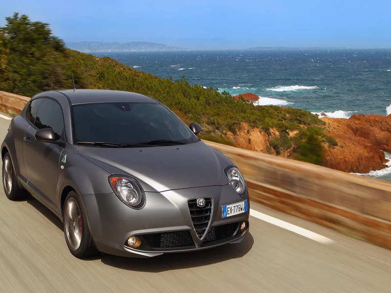 Трасса, море, авто, Alfa-Romeo-MiTo-Qadrifoglio