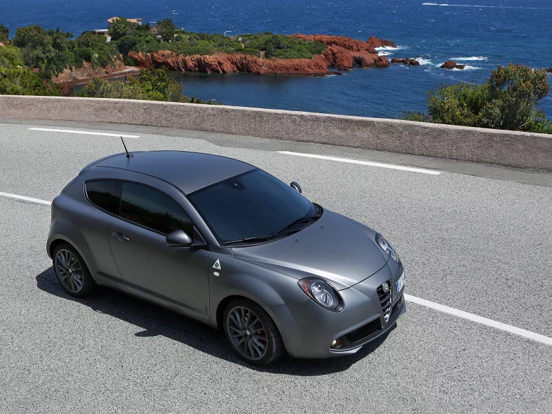 Дорога, поворот, море, авто, Alfa-Romeo-MiTo-Qadrifoglio
