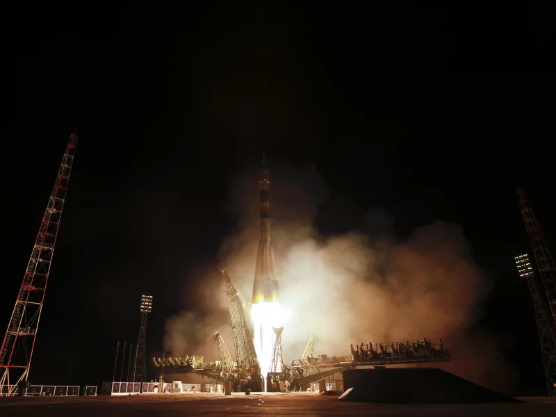 Ночь, космодром, старт, Протон-М.
