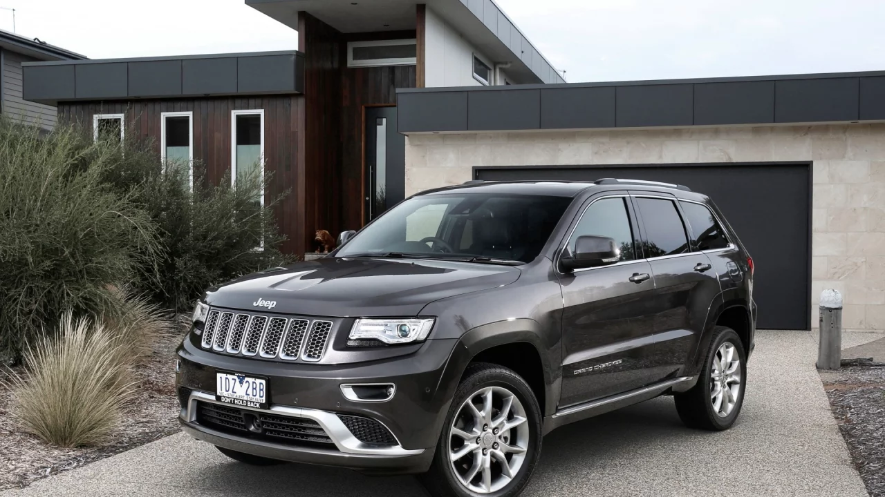 Дом, гараж, кустарник, авто, Jeep-Grand-Cherokee