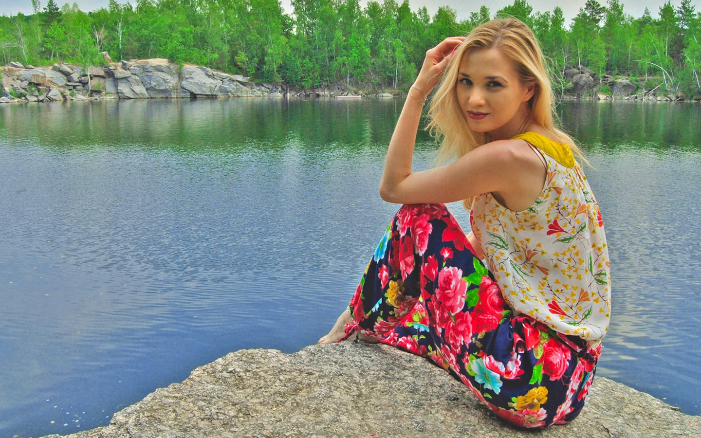 Sandra Sweet, photo model, blonde
