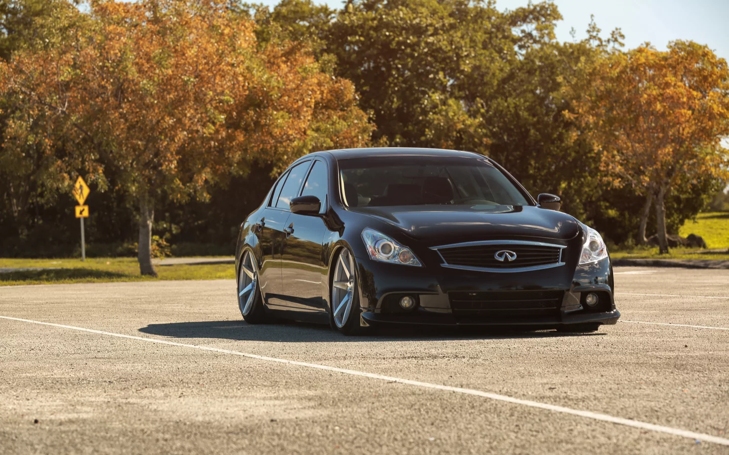 Infiniti, Черный, Спереди, Парковка