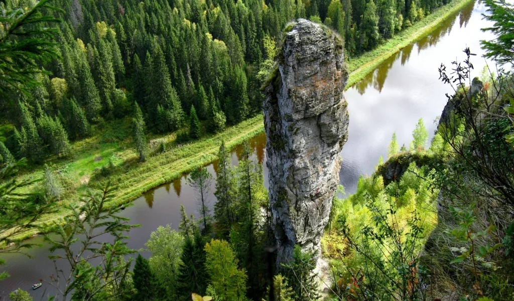каменная колона, природная