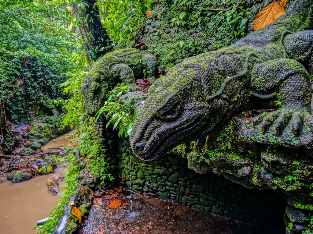 парк, скульптуры, вараны