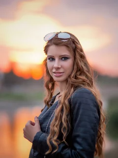 девушка, рыжая, улыбка, взгляд, очки