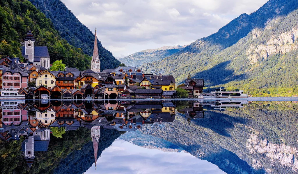 Hallstatt, Austria, Alps, Гальштат, Австрия, озеро, Альпы, горы, дома, леса, облака, отражение