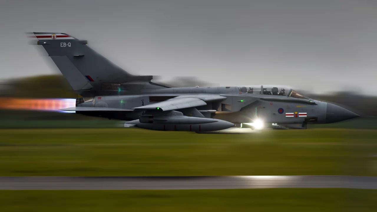взлет, бомбардировщик, истребитель, panavia tornado, gr4
