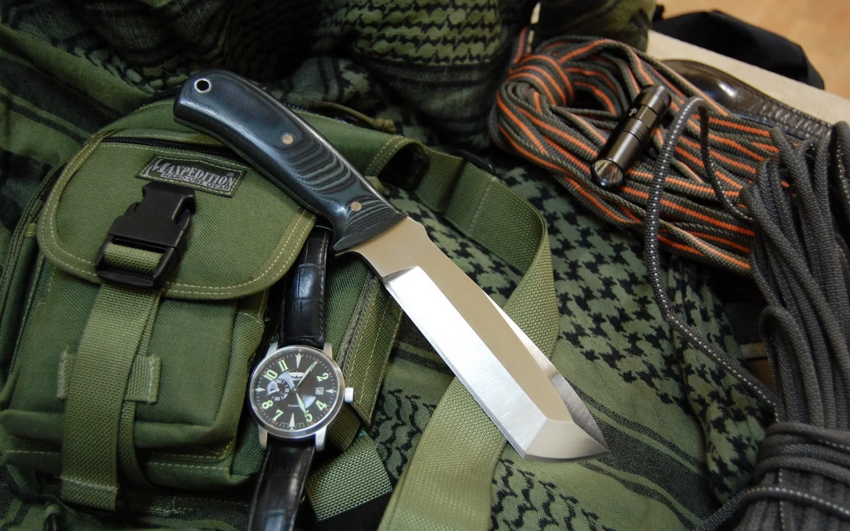 снаряжение, knife, нож, lantern, веревка, часы