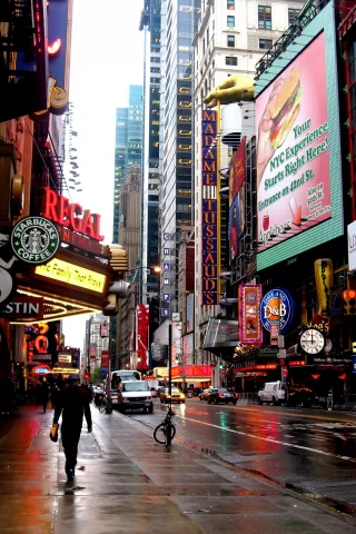 new york, небоскреб, люди, нью йорк, starbucks, дождь, manhattan