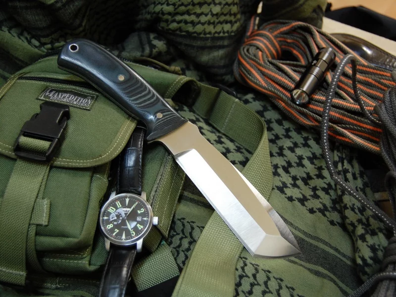 снаряжение, knife, нож, lantern, веревка, часы