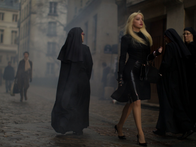 улица, монашки, девушка, красотка, блондинка, город, религия, мода, красота, юбка, сутана, черное