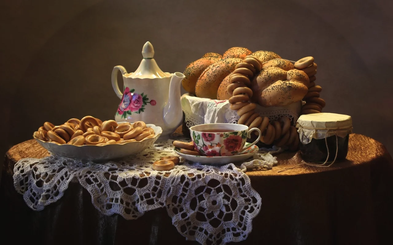 натюрморт, чай, сушки, булка, чайник