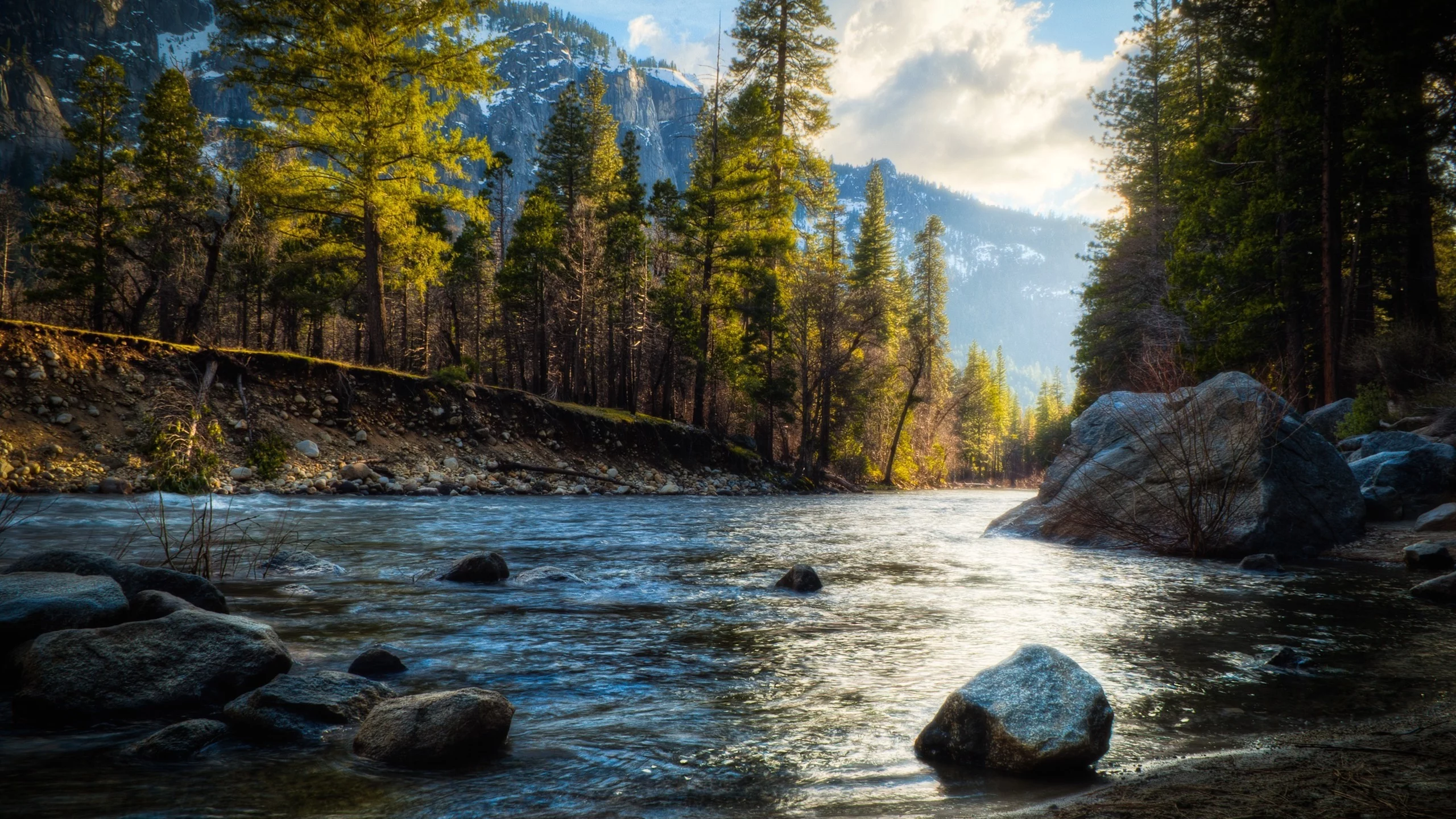 река, горы, лес, деревья, камни, небо, вода
