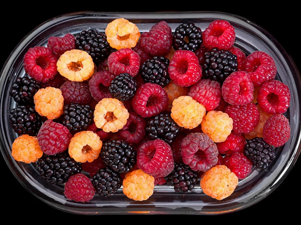 малина, ягоды, природа, лето, витамины, fresh, raspberries, blackberries, bowl, sun, summer, see, up, food, vitamin