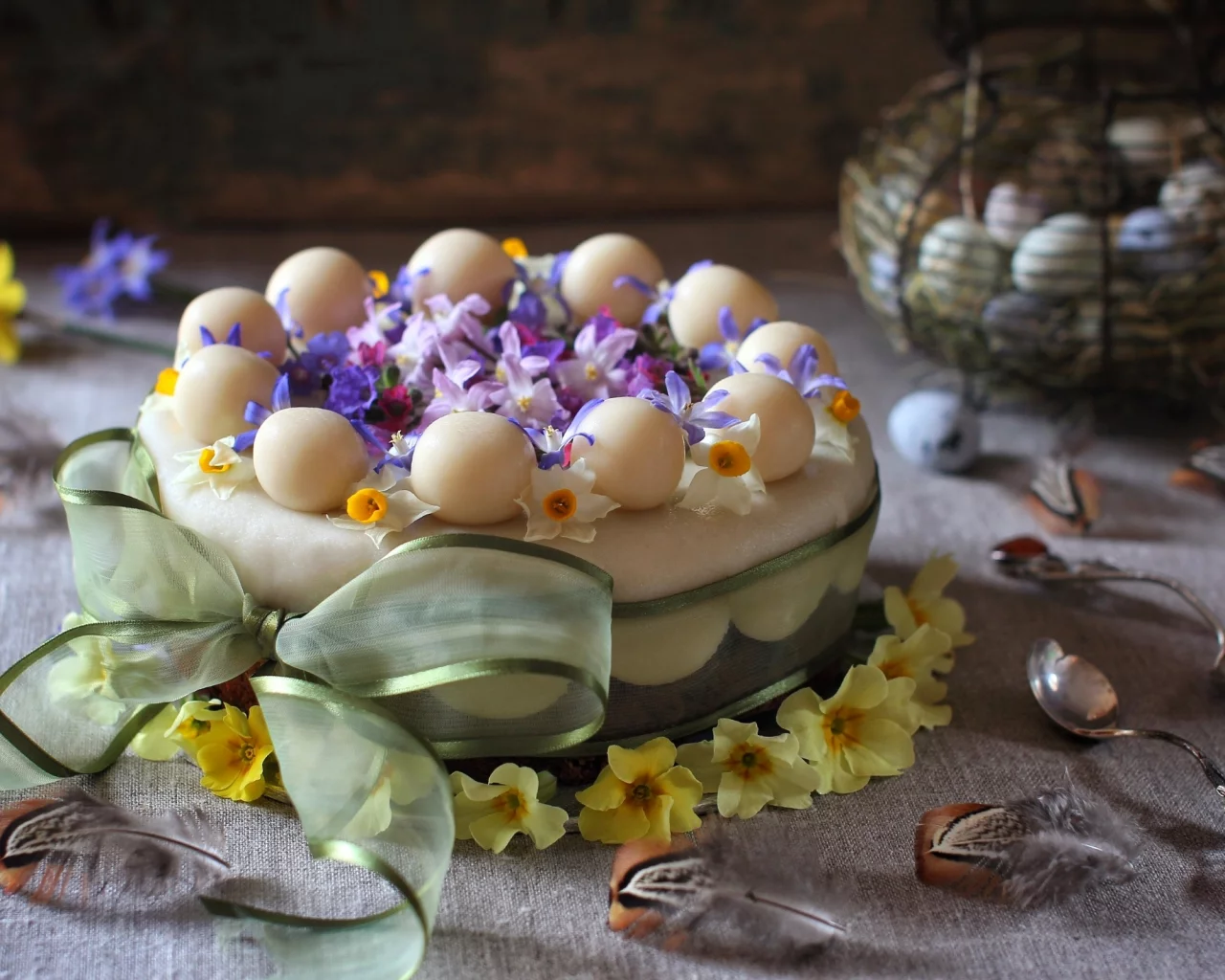 торт, цветы, примула, весна, бант, перья, ложка, яйца