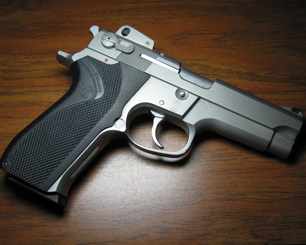 пистолет, хром, смит, вессон, smith, wesson, model, 5906, weapon, gun, pistols, weapons, chrom, dark, white, sun