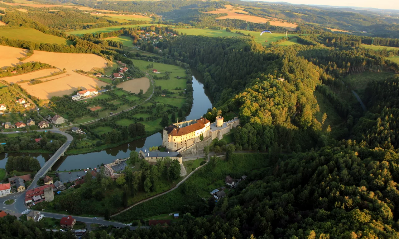 лес, republic, замок, горы, чехия, дома, природа, czech, река