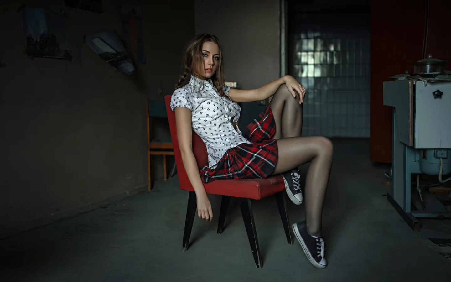 девушка, шатенка, сидит, взгляд, косы, рубашка, юбка, колготки, кеды, комната, милая, красивая, сексуальная, симпатичная, секси, стройная, милашка, няшка