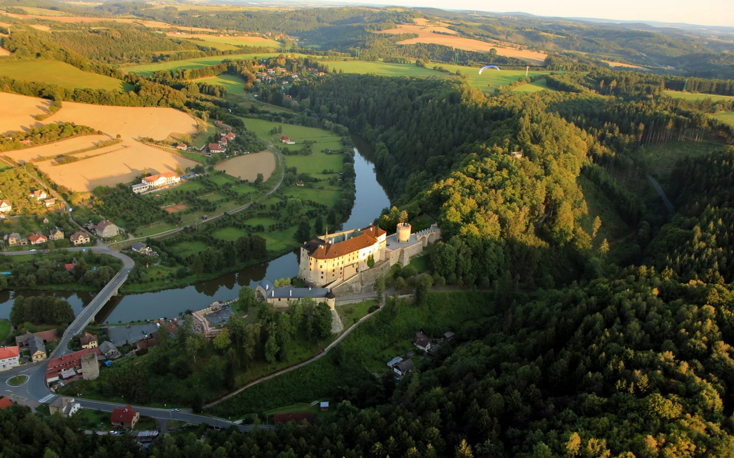 лес, republic, замок, горы, чехия, дома, природа, czech, река