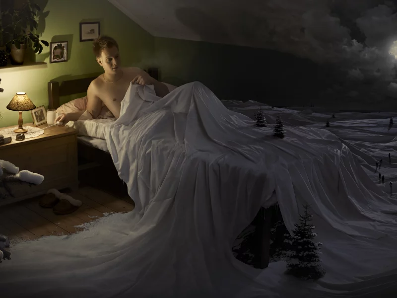 snowbed, buisnessmen, men, say, made, fast, planet, night, room
