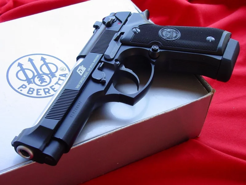 пистолет, темный, коробка, 96g, beretta, deck, pistol, weapon, gun, pistols, weapons, chrom, dark, wide, upakovochnaya, korobka, pistolet