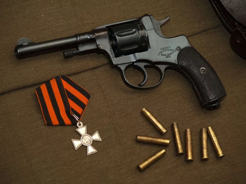 револьвер, хром, наган, офицерский, 1915, nagan, крест, георгиевский, cross, st, george, weapon, gun, gold, pistols, weapons, chrom, dark, sun, wide