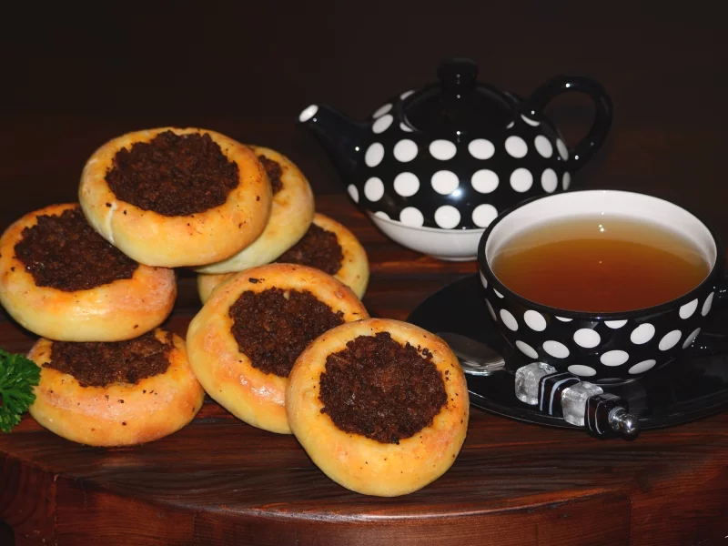 плюшки, чай