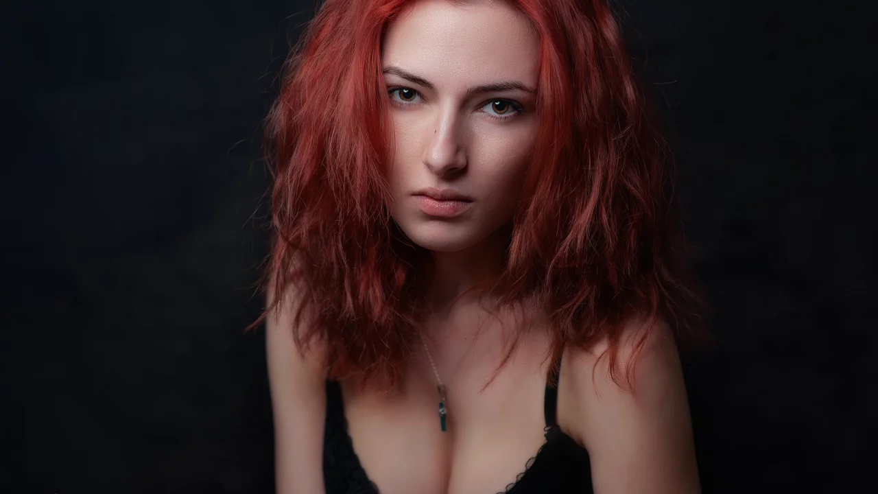 рыжая, сексуальная, взгляд