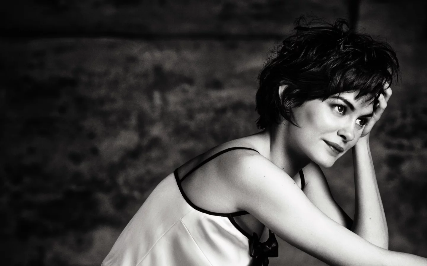 audrey tautou, черно-белая, одри тоту, брюнетка