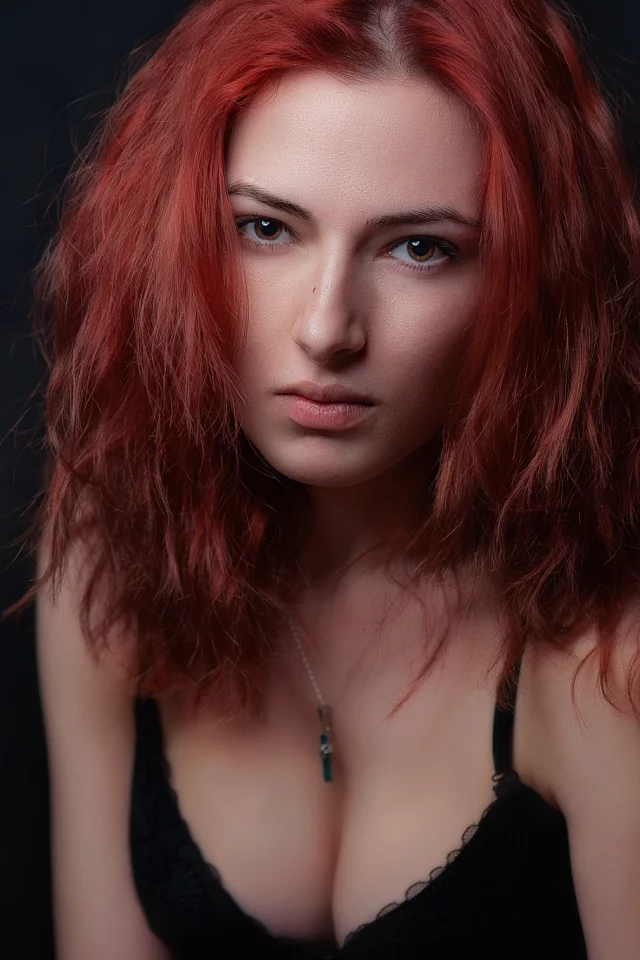 рыжая, сексуальная, взгляд