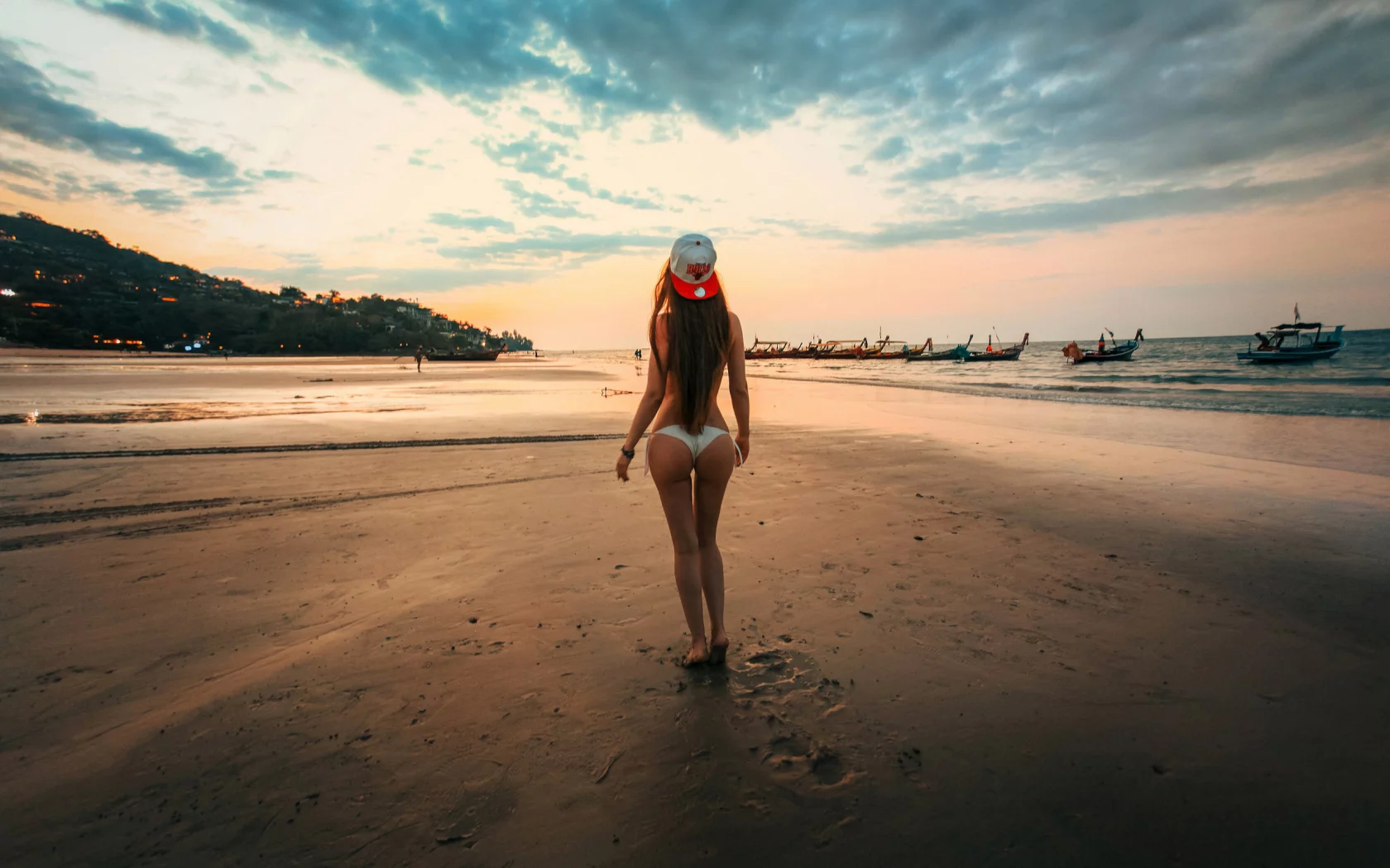 шатенка, лето, море, океан, вода, кепка, девушка, фигура, милая, красивая, сексуальная, симпатичная, секси, стройная, модель, няшка, попка, попа, ягодицы, белье, трусики, стринги, лифчик