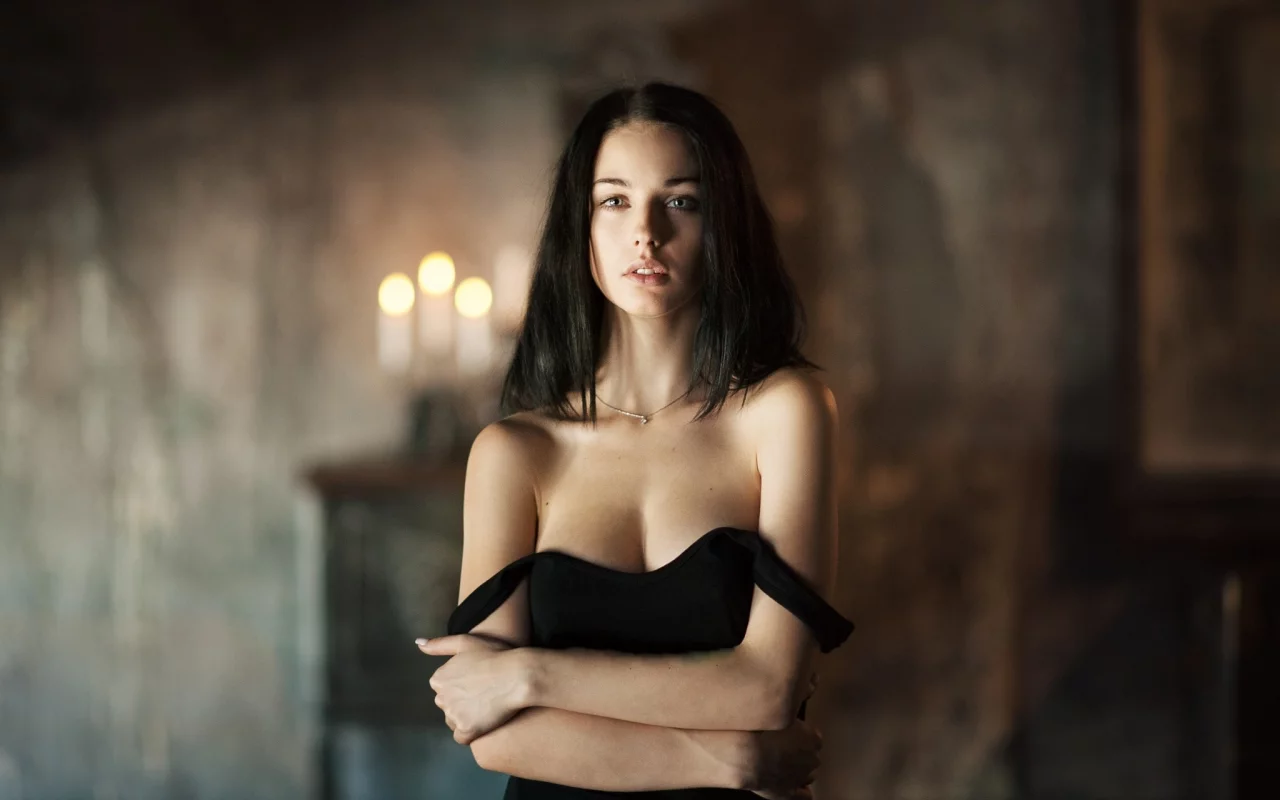 alla berger, брюнетка, девушка, модель, милая, красивая, стройная, фигура, платье, тату
