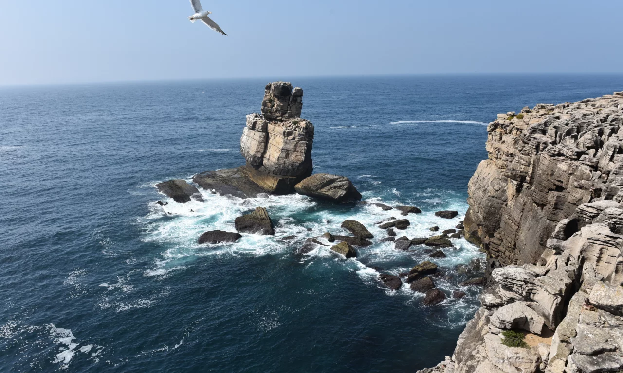 море, скалы