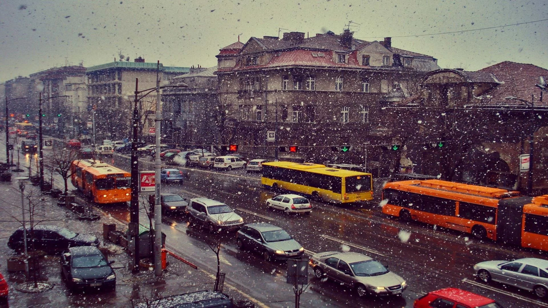 город, машины, снег