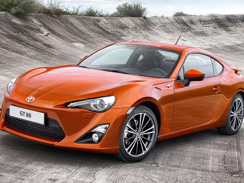 toyota gt 86, водосток, бетон, кусты