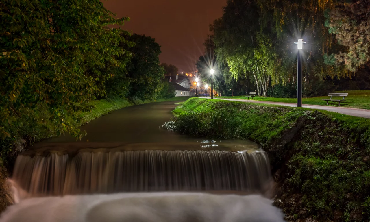 хорватия, реки, водопады, загреб, ночь, уличные фонари, деревья
