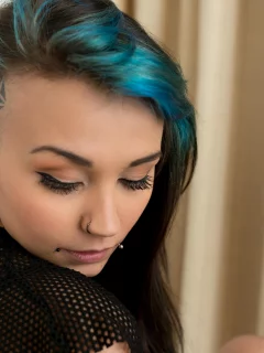 девушка, girl, sexy, секси, модель, глаза, eyes, ass, piercing, пирсинг, сетка, cute, милая, tattoo, татуировки, макро, macro, лицо, face
