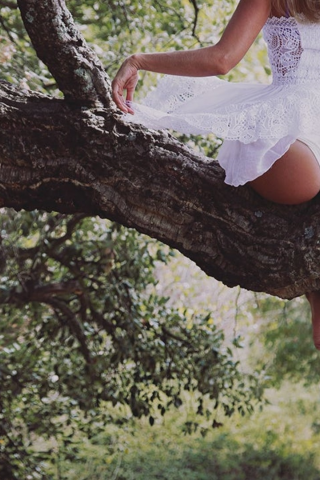 девушка, на дереве