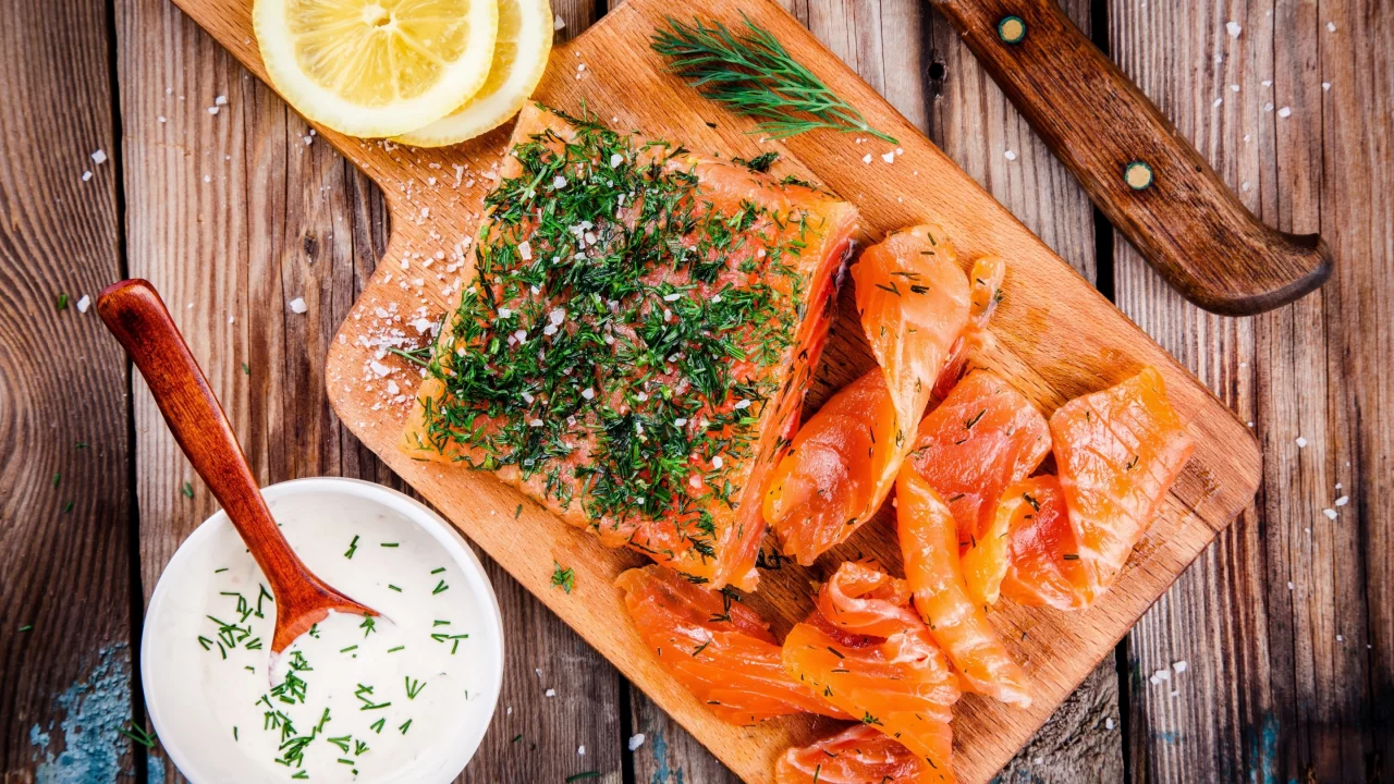seafoods, рыба, специи, fish, соус, зелень, вкусно, lemons, лимон