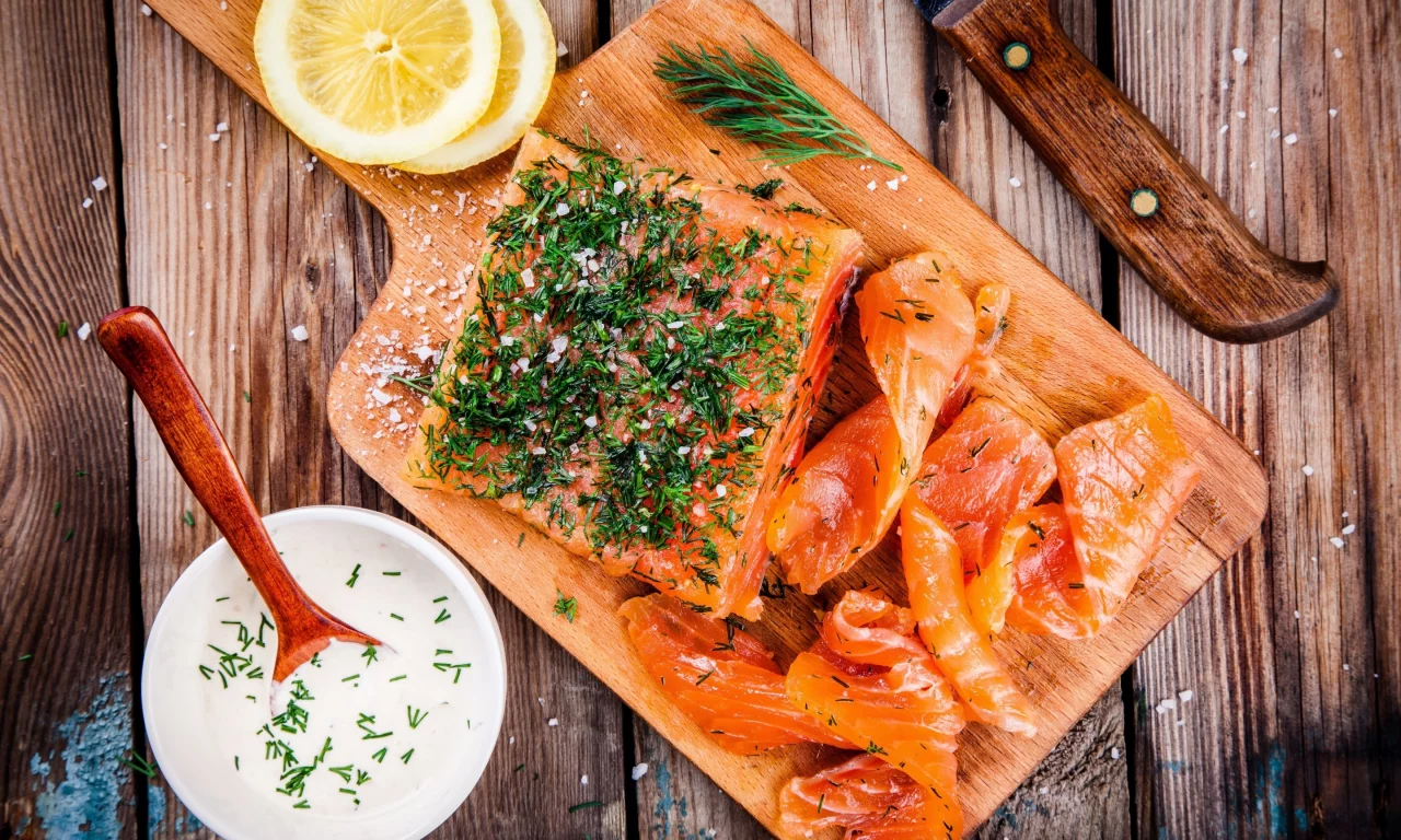 seafoods, рыба, специи, fish, соус, зелень, вкусно, lemons, лимон