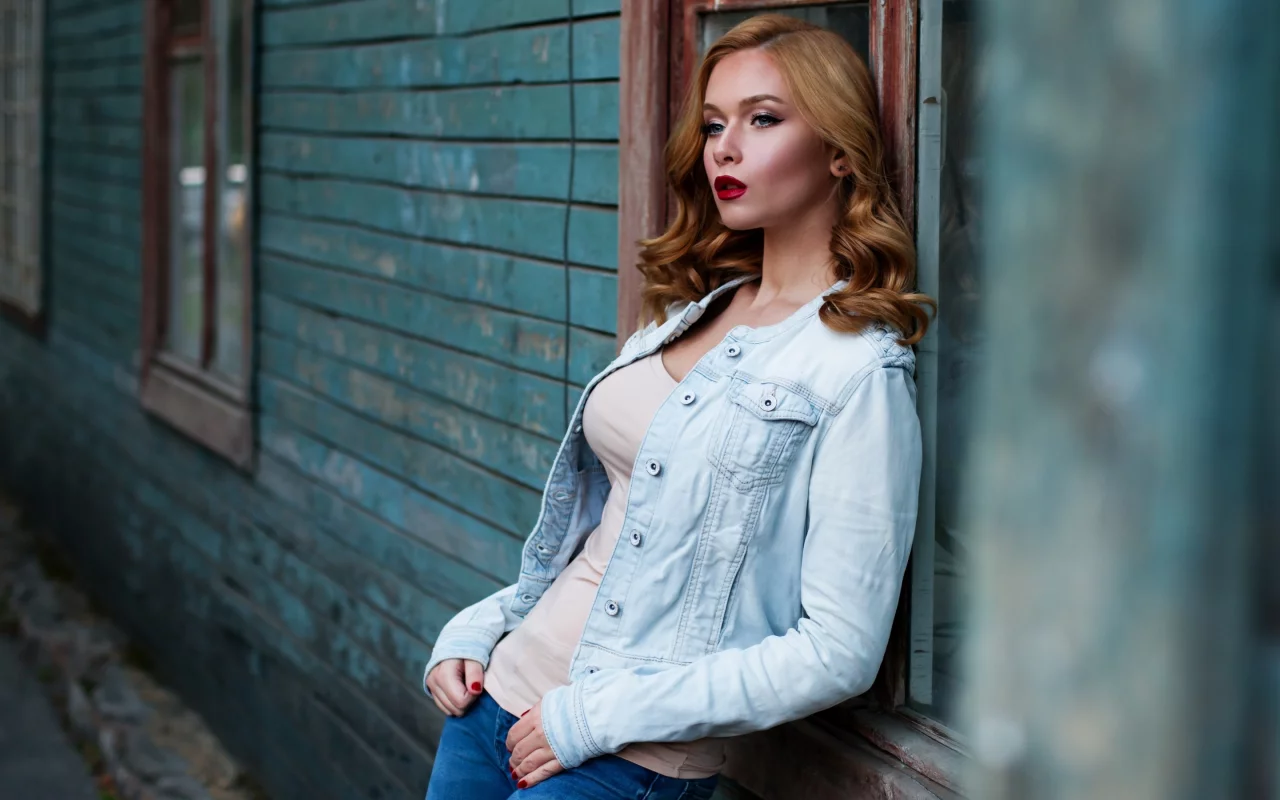 модель, шатенка, барак, куртка, джинсы, девушка, макияж